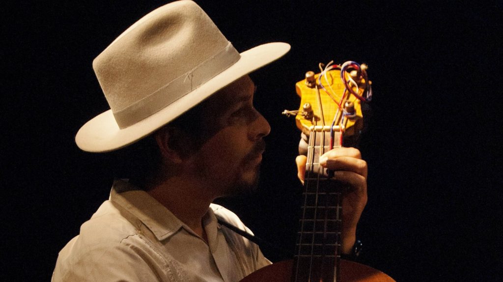 Guitariste Roms au Mexique