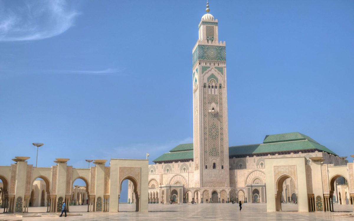 Mosquée Hassan-II de Casablanca sous un ciel bleu