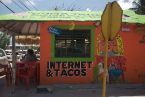 Comment avoir Internet au Mexique sans trop dépenser : Notre guide complet 