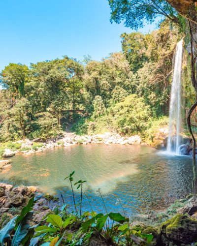 Vue de la cascade de Misol Ha de coté